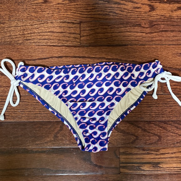 Squirtini Bikini - Picture 8 of 13